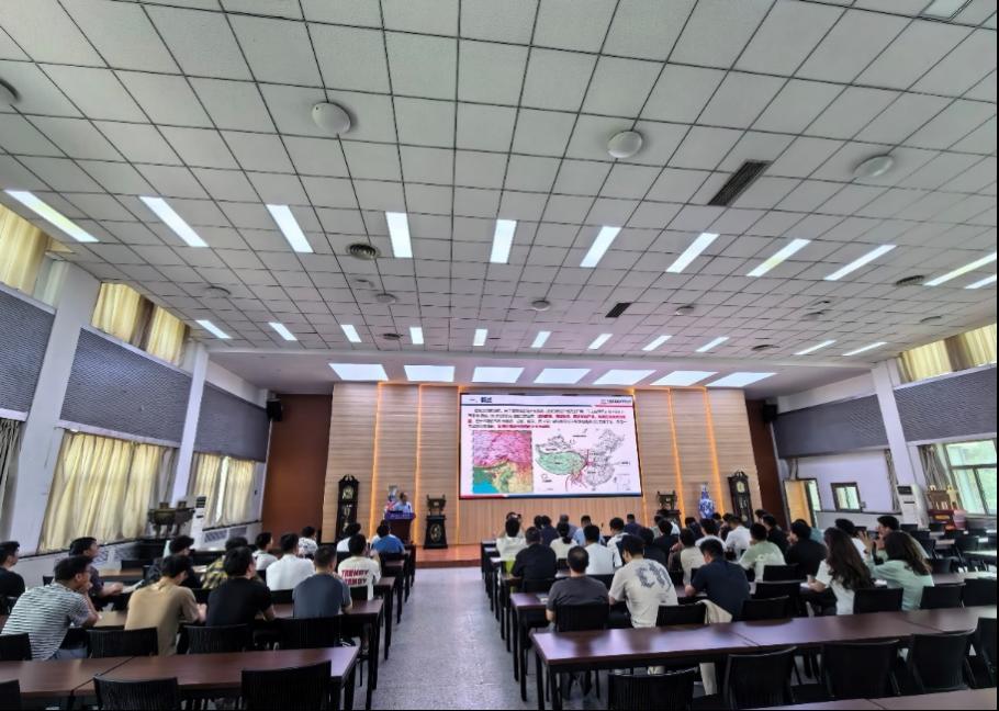 校友讲坛｜全国工程勘察设计大师李国良校友应邀为师生作报告